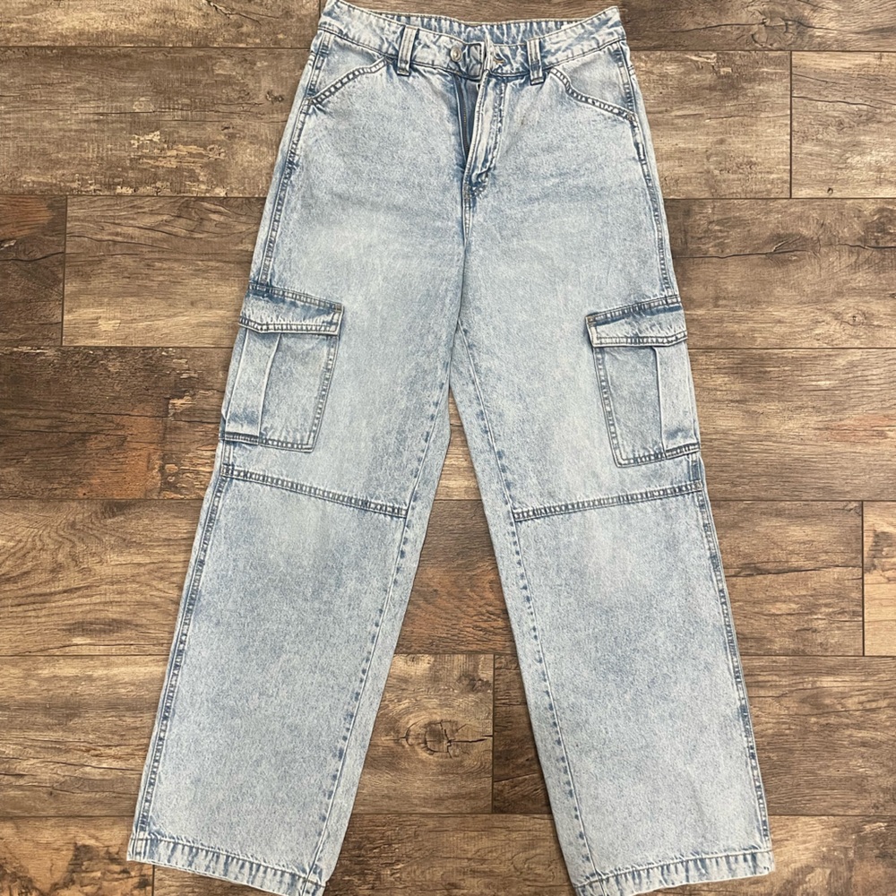 H&M Light Blue Relaxed Jeans